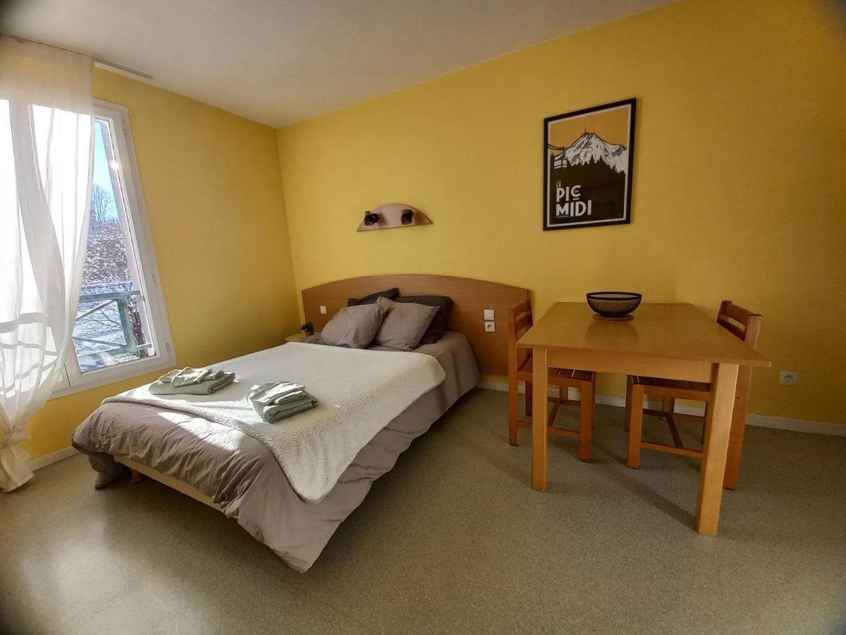 Studio Tres Bien Situe, Belle Vue, Parking Prive Bagneres-de-Bigorre Exterior photo